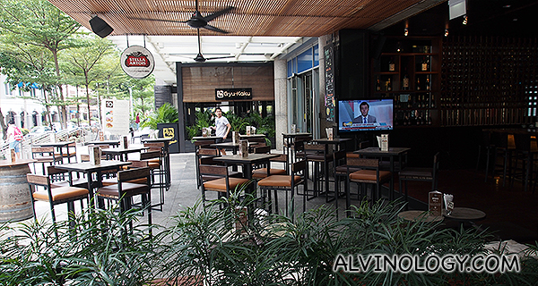 District 10 Bar & Restaurant @ UE Square - Alvinology