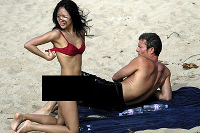 Zhang Ziyi (章子怡) caught exposing breasts and butt at a beach - Alvinology