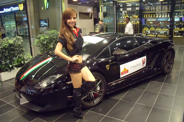 Drive a Maserati or Lamborghini around the F1 track - Alvinology