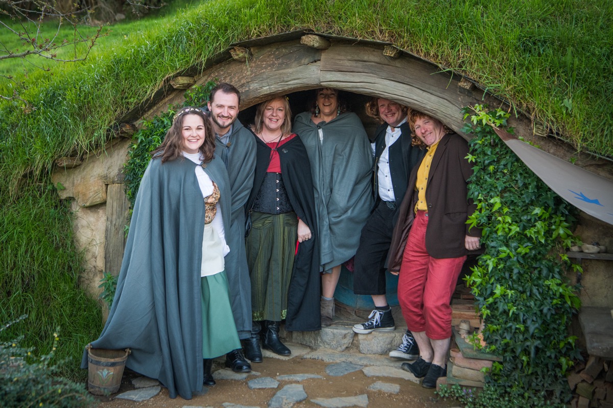 "Unexpected party" in Hobbiton for International Hobbit Day shows how the wee folk party every year "Unexpected party" in Hobbiton for International Hobbit Day shows how the wee folk party every year - Alvinology