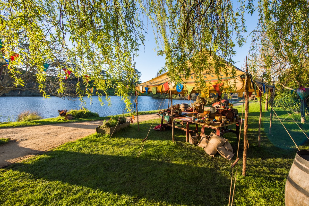 "Unexpected party" in Hobbiton for International Hobbit Day shows how the wee folk party every year "Unexpected party" in Hobbiton for International Hobbit Day shows how the wee folk party every year - Alvinology