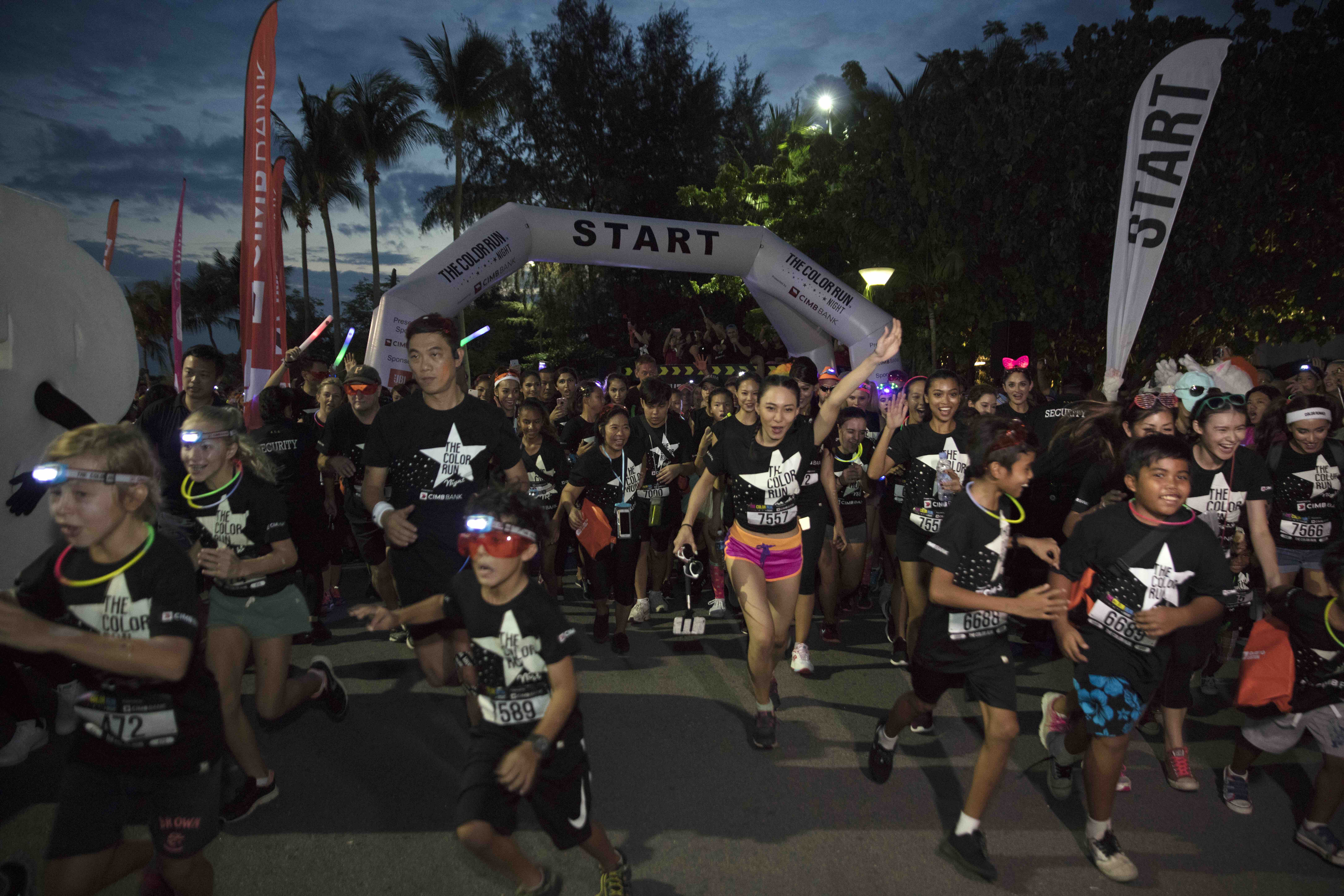 The Color Run Night Edition was a blast in Singapore for runners of all ages - Alvinology