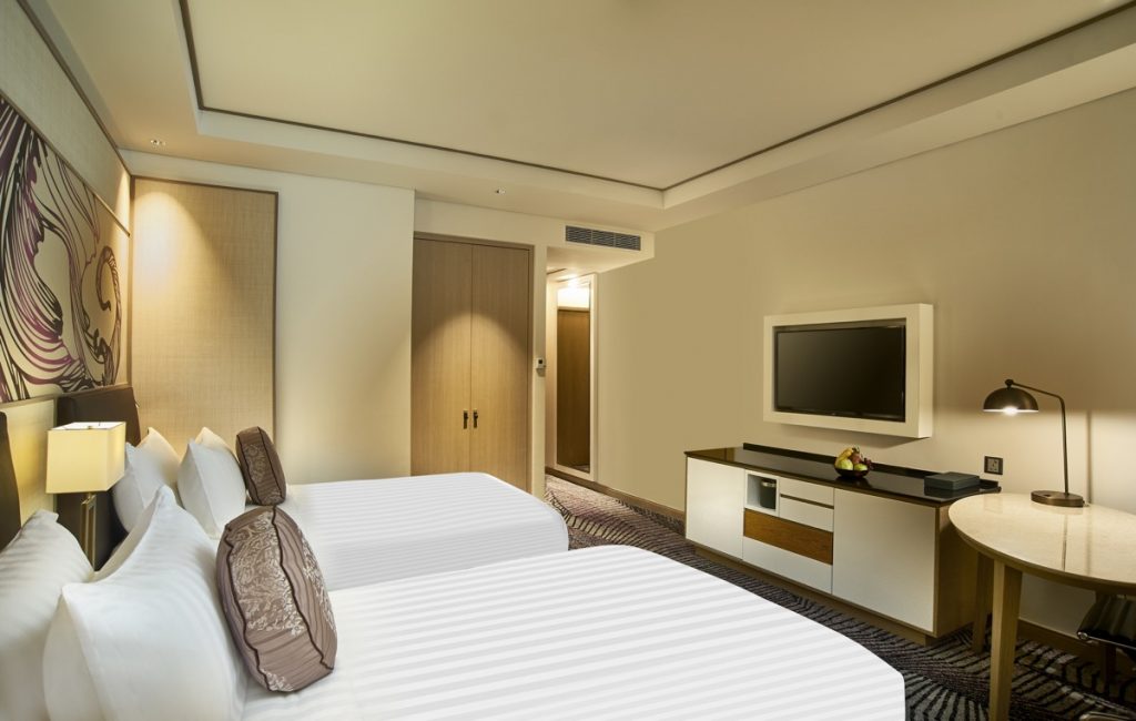 Travel and hotel hacks from an actual hotel company, ONYX Hospitality Group - Alvinology