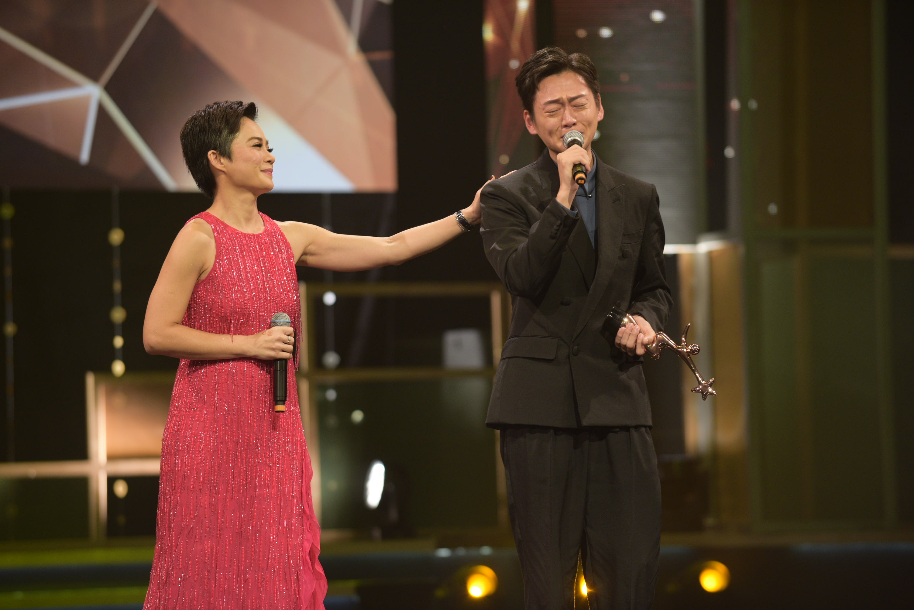 StarHub TV awards names Wayne Lai and Nancy Sit as Most Popular TVB Drama Male and Female Characters! StarHub TV awards names Wayne Lai and Nancy Sit as Most Popular TVB Drama Male and Female Characters! - Alvinology