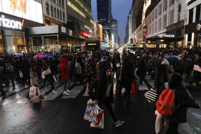 [STUDY] The Amount Singaporeans Saved On Black Friday Shopping Can Buy You a Condo - Alvinology