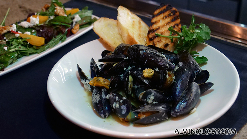 Mussels are available at Morton's The Steakhouse for their Autumn menu Mussels are available at Morton's The Steakhouse for their Autumn menu - Alvinology