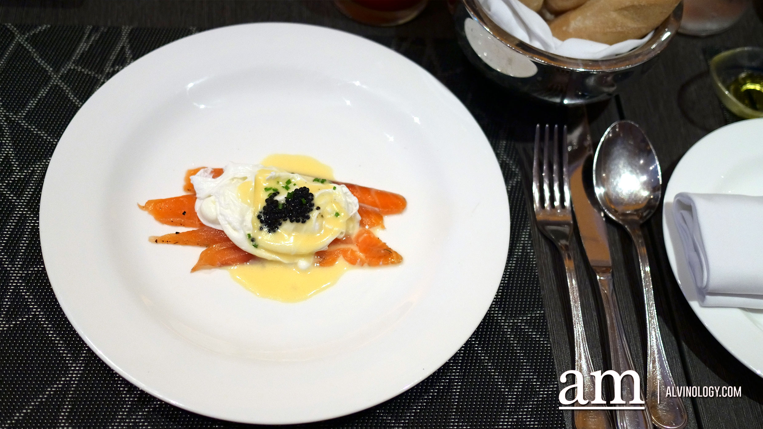Egg benedict with salmon and caviar 