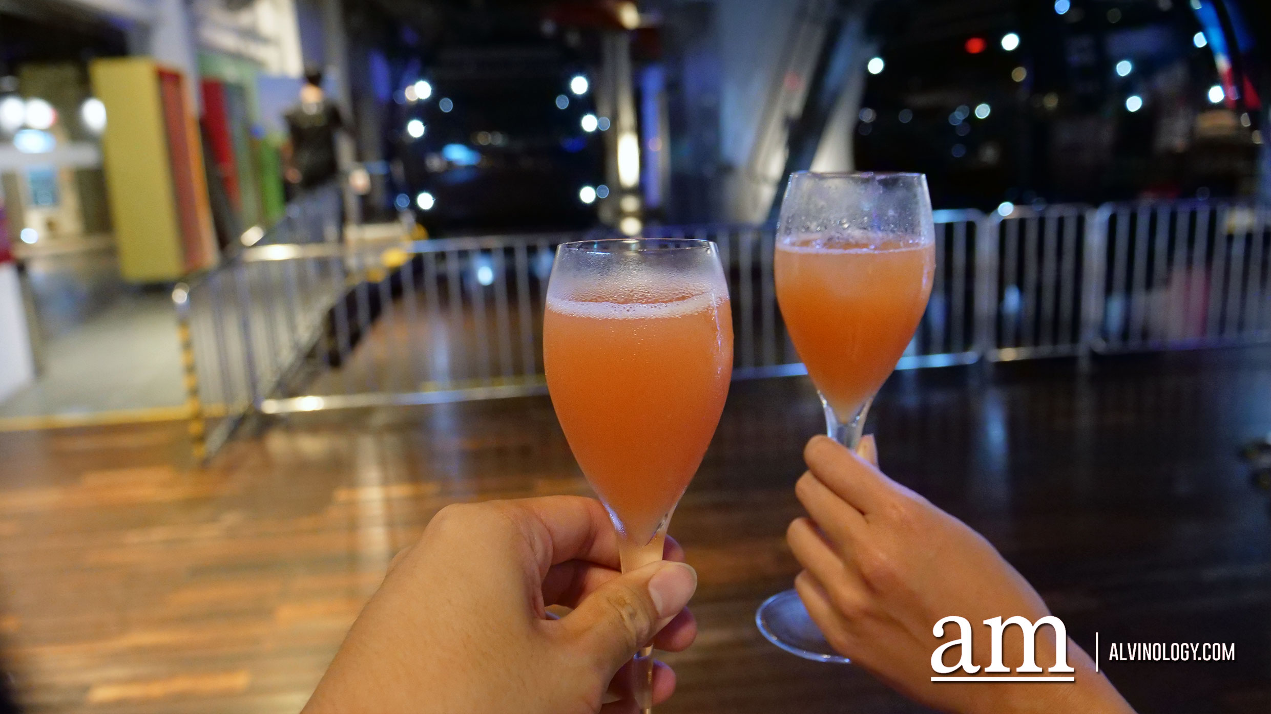 End 2017 on a high note, dining in a cable car from Faber Peak with prices starting from $298 per couple - Alvinology