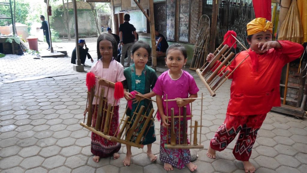 Cultural Journey Through Jakarta and Bandung : 3 Things You Have To Experience - Alvinology