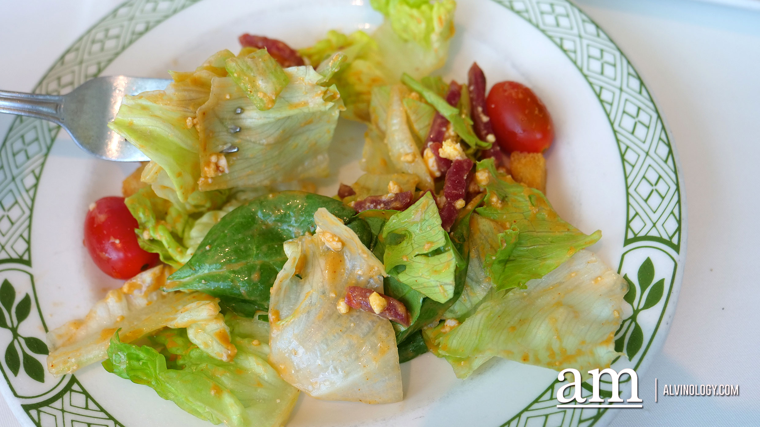 Signature spinning bowl salad