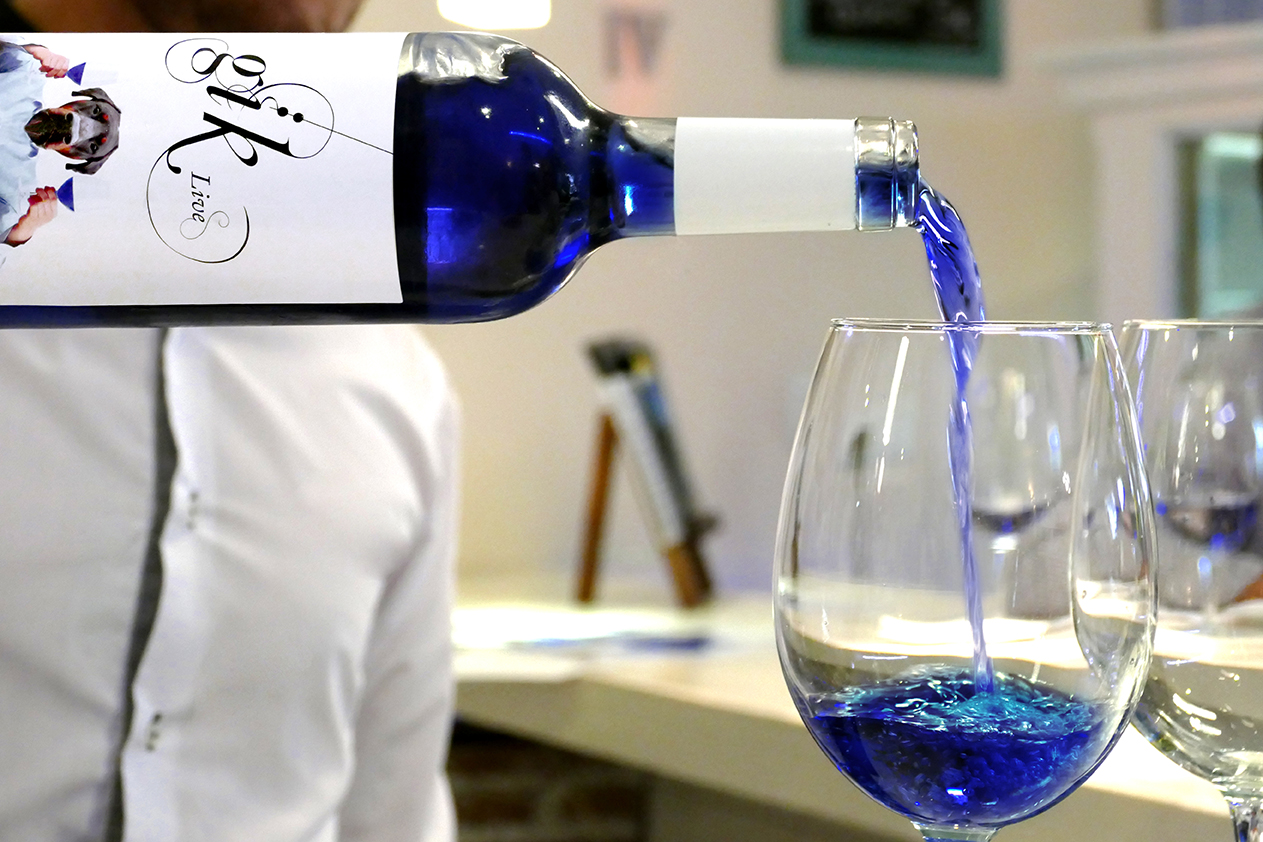 Gïk is the newest blue-colored wine on the scene - Alvinology
