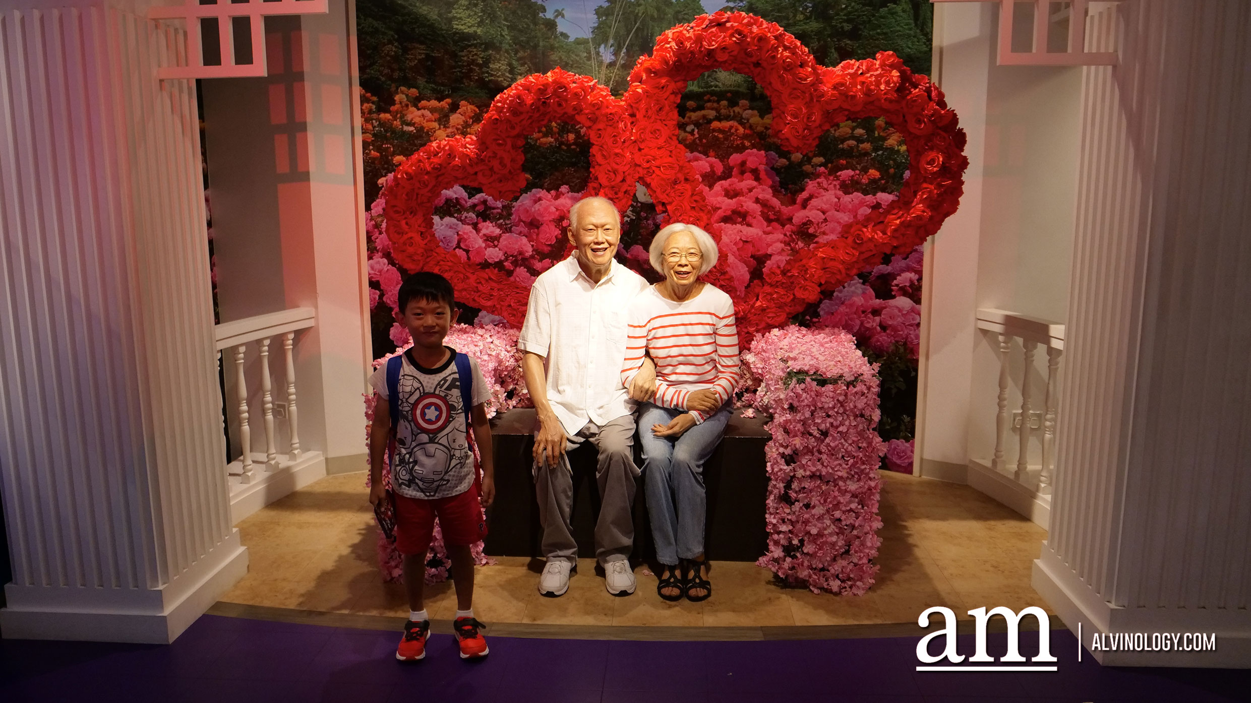 Pose with this super sweet late Singapore couple 