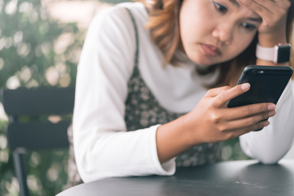 This new scam in Singapore hacks your friend and makes you give up your PIN code - Alvinology