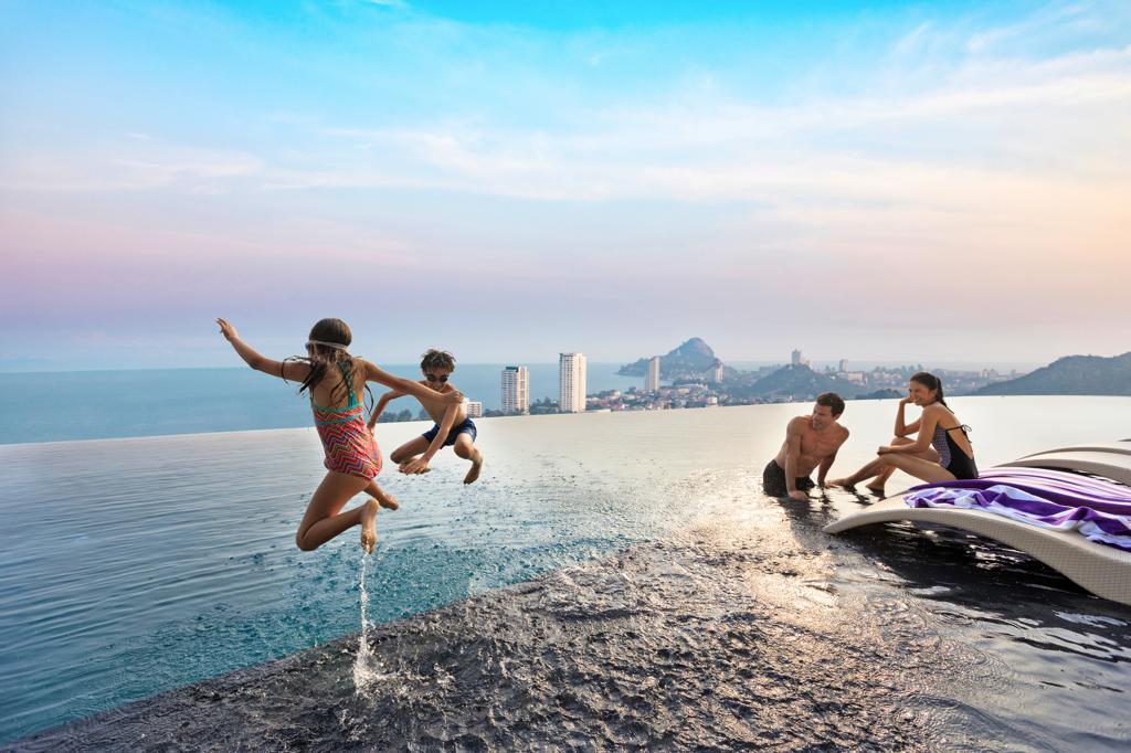 Holiday Inn Vana Nava Hua Hin is the brand's first water park resort in Asia Holiday Inn Vana Nava Hua Hin is the brand's first water park resort in Asia - Alvinology