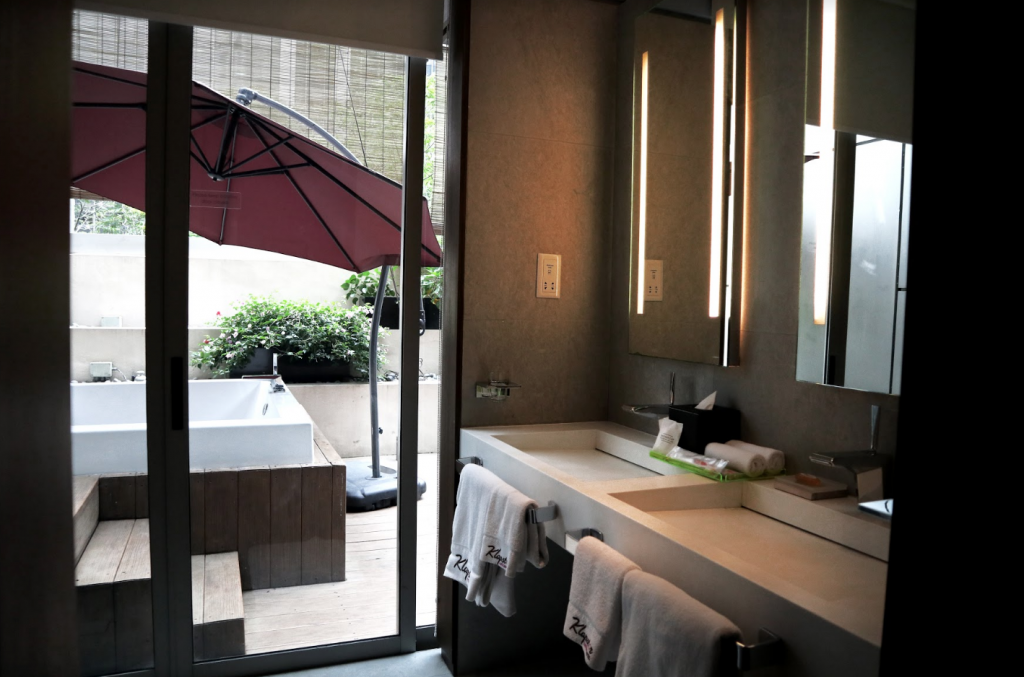 Show Your Love with a Romantic Getaway at Klapstar Boutique Hotel - Alvinology