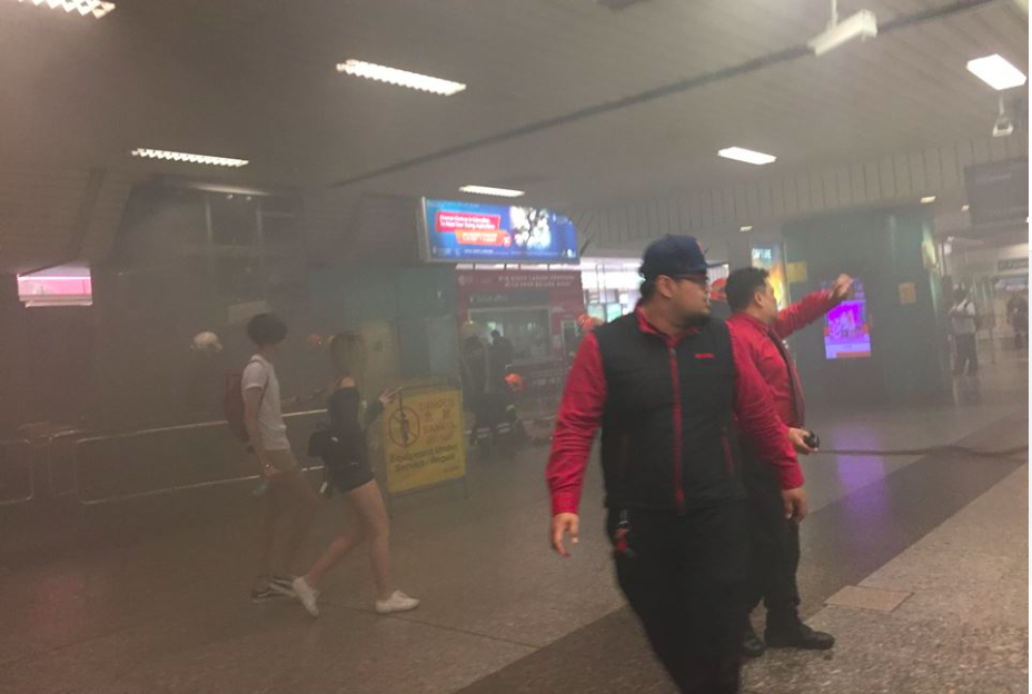 Smoking Ang Mo Kio MRT escalator causes trouble, one SMRT worker hospitalised - Alvinology