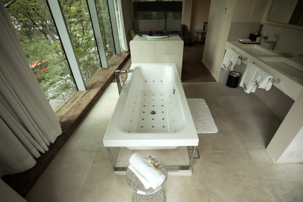 Show Your Love with a Romantic Getaway at Klapstar Boutique Hotel - Alvinology