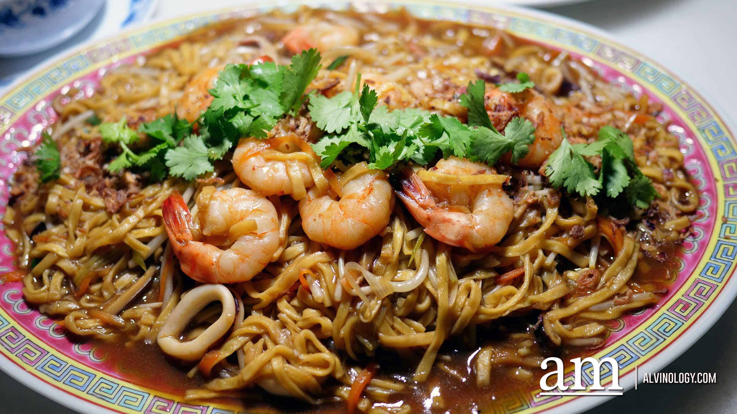 How about a Peranakan-style Lunar New Year reunion dinner this year? Available at INDOCAFE - the white house Fried Hong Kong noodles with leek, carrot and seafood