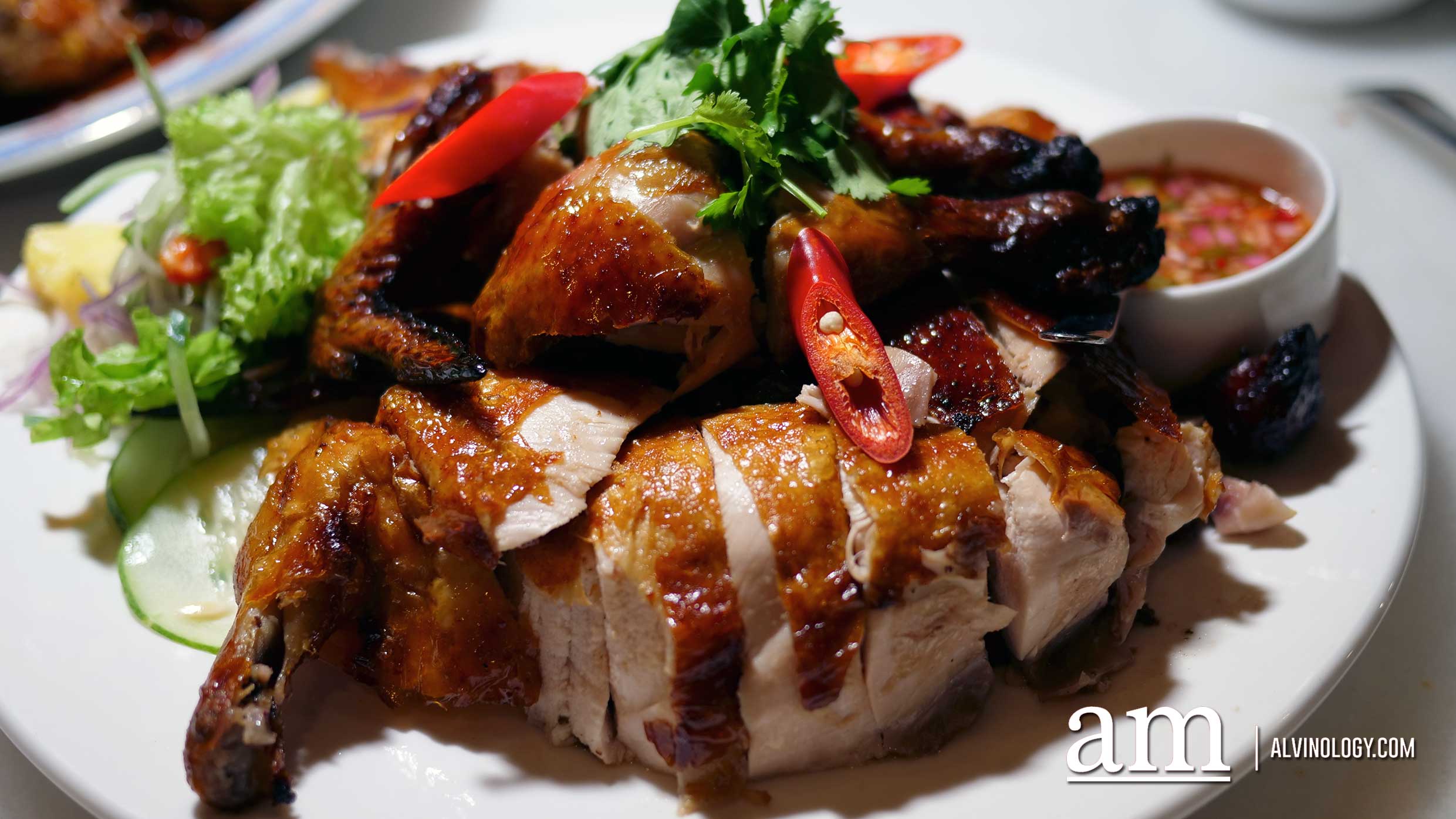 How about a Peranakan-style Lunar New Year reunion dinner this year? Available at INDOCAFE - the white house Roasted chicken with chef's signature sauce
