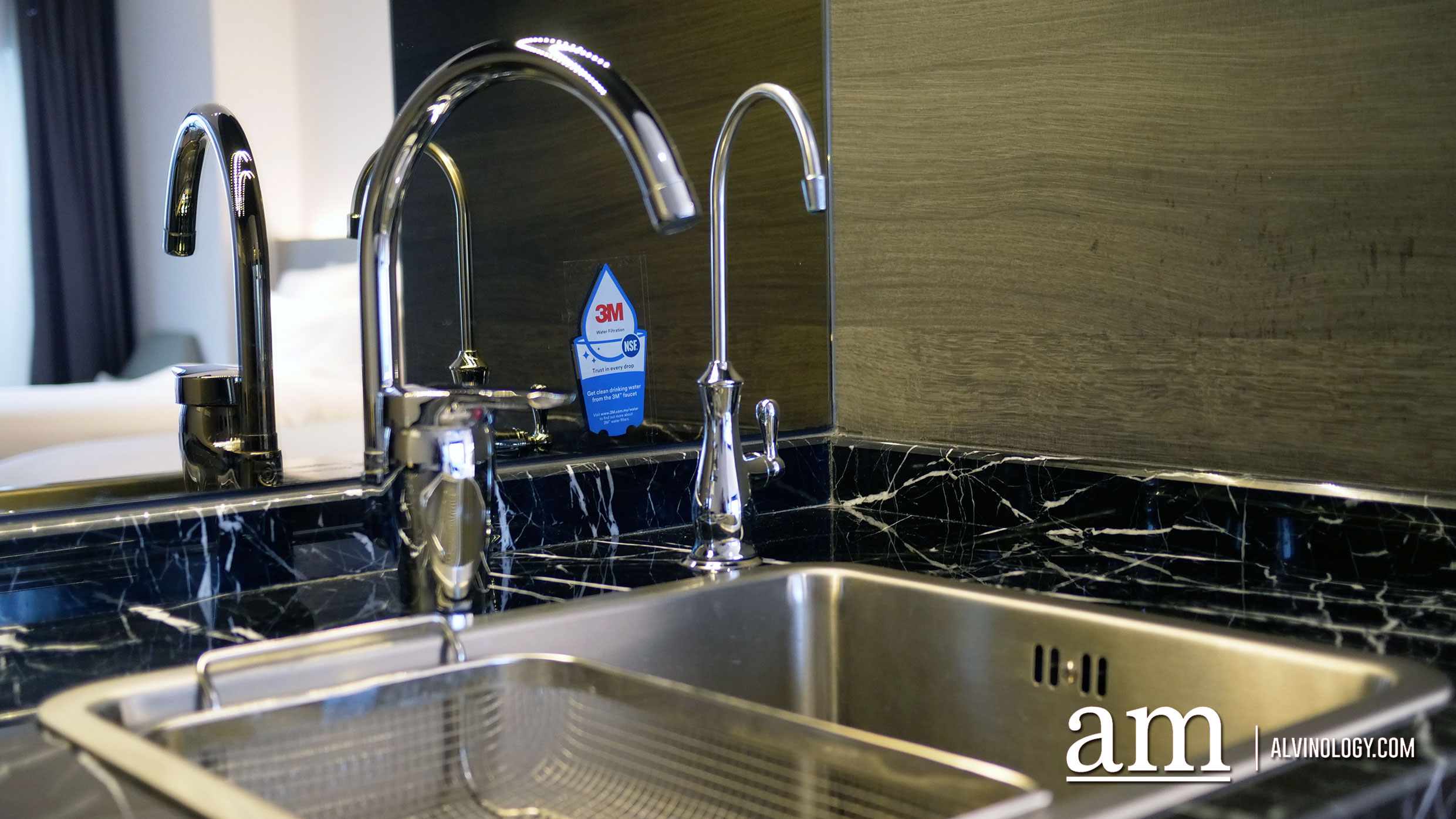 Close-up of the filtered faucet 