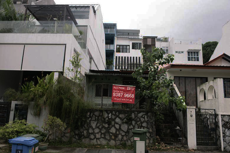 $2 Million abandoned house sold in 12 minutes despite human remains found inside - Alvinology