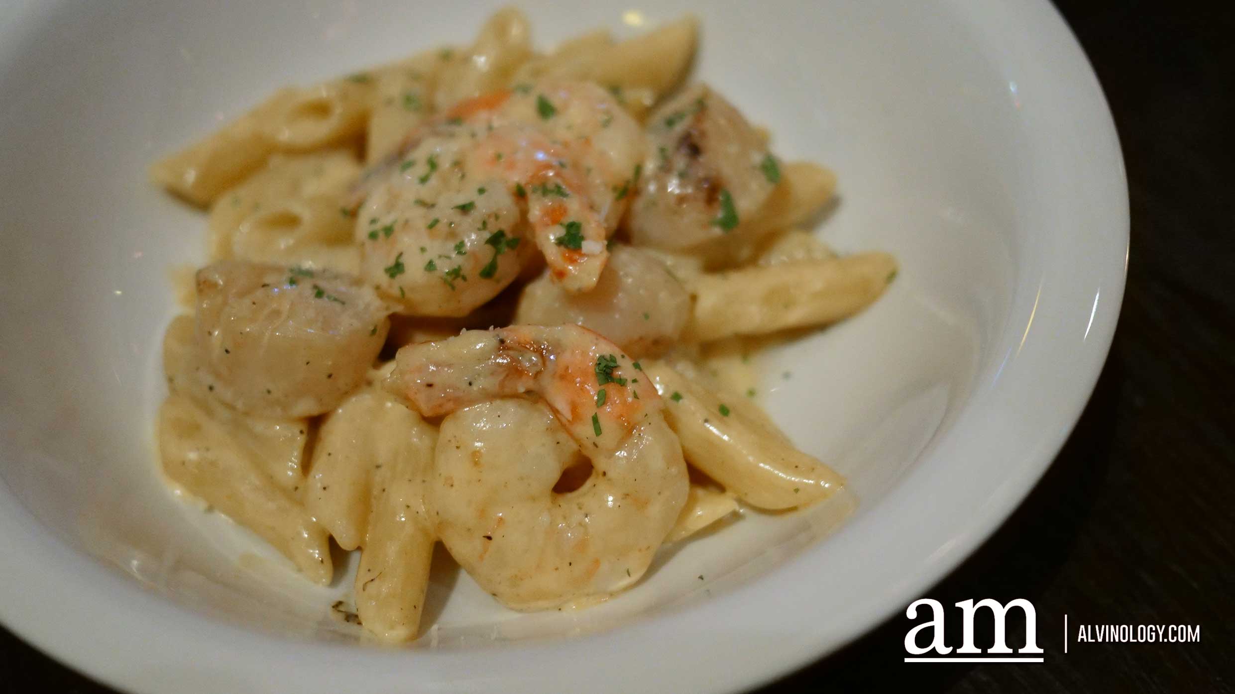 Penne Seafood Alfredo 