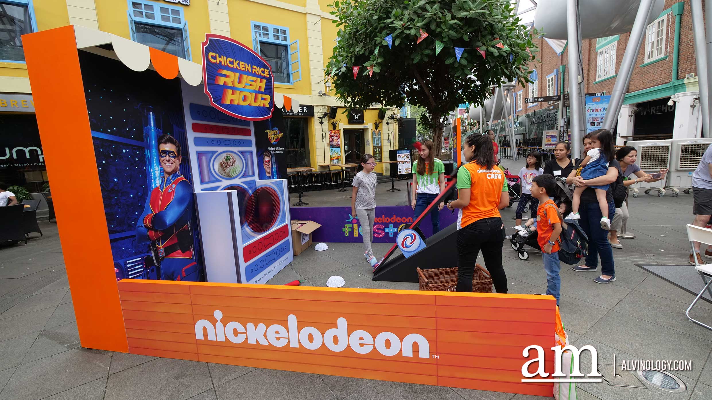 Chicken Rice Rush Hour play booth