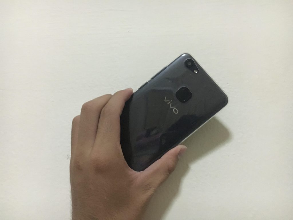 Vivo V7+ Review: Can this bezel-less beauty live up to its competition? - Alvinology