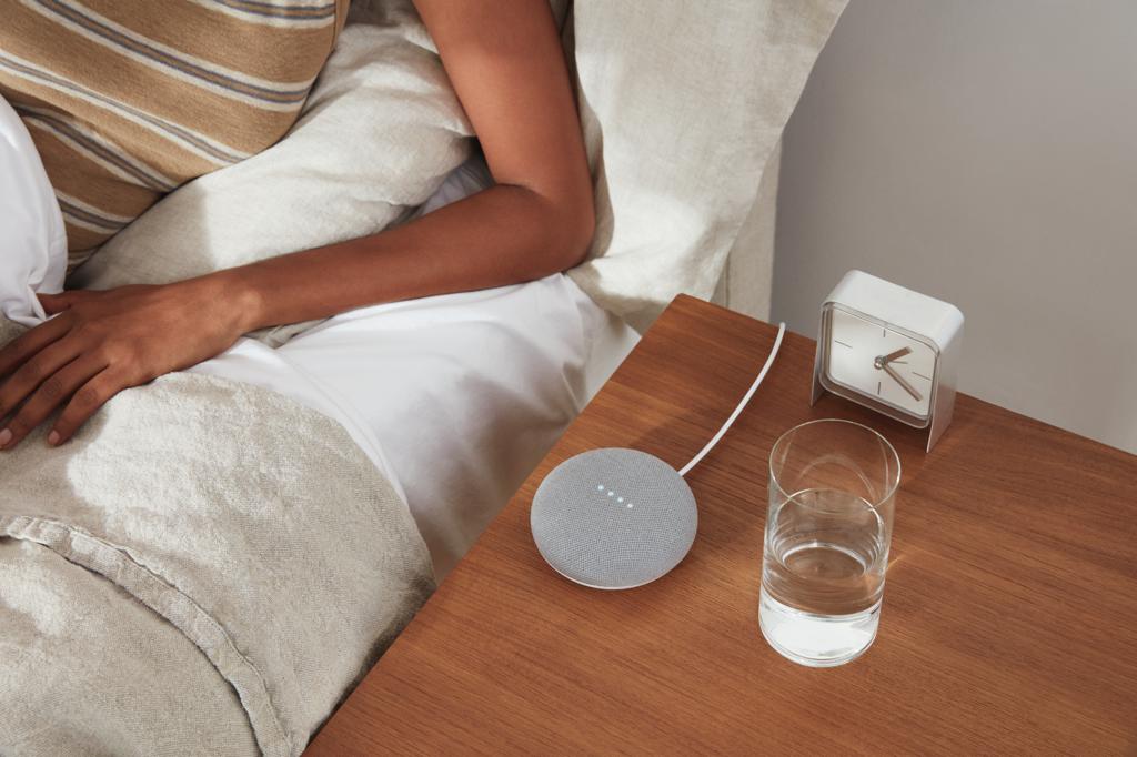 Google Home is here, and can be your assistant with a single "Okay Google" - Alvinology