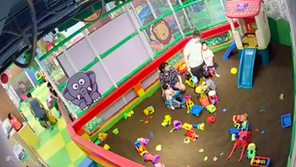Man allegedly hurts a 5-year-old in Yishun North Point playground, but is that the whole story? - Alvinology