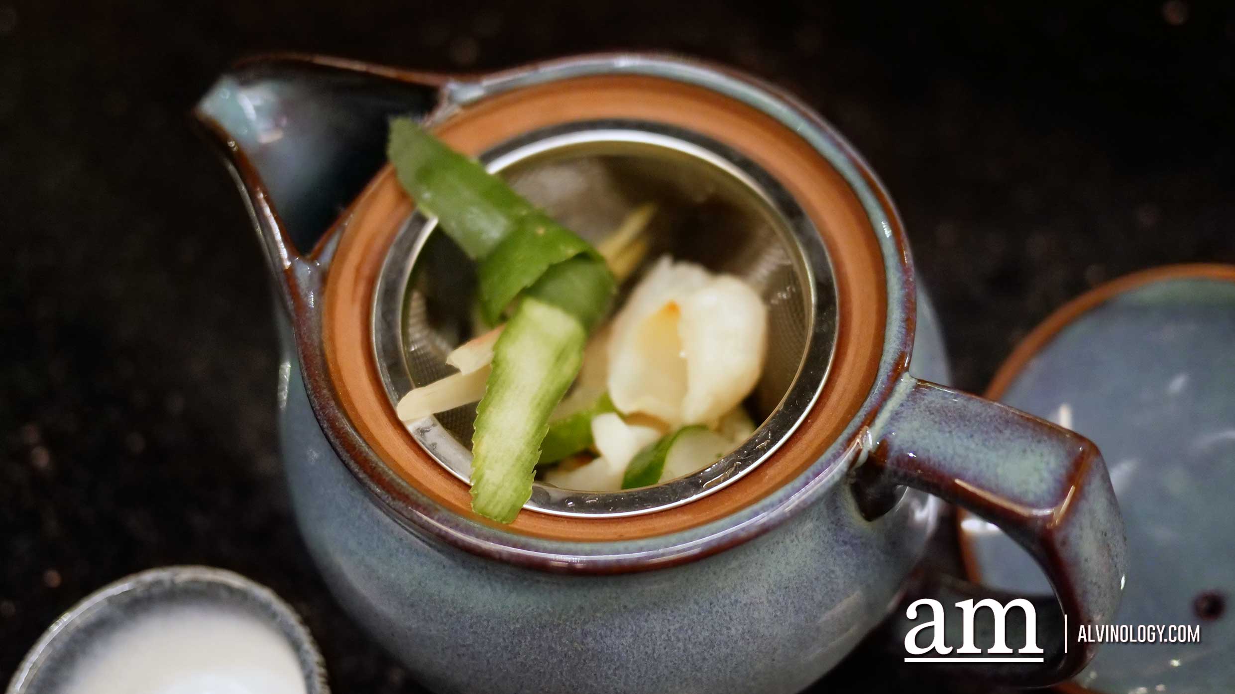 Caffé B is now at Club Street and with a Refreshed Menu - Bigger and Better Sake Cucumber (S$22), Feel refreshed as you sip an elixir of muddled fresh Cucumber, Brown Sugar, home-made Simple Syrup, Lychee Juice & Kiku-Masamune Sake. Accentuated using fresh Ginger Slices