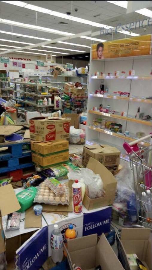 Malaysians trash a grocery in Johor Bahru after Crown Prince pays for all of them Malaysians trash a grocery in Johor Bahru after Crown Prince pays for all of them - Alvinology