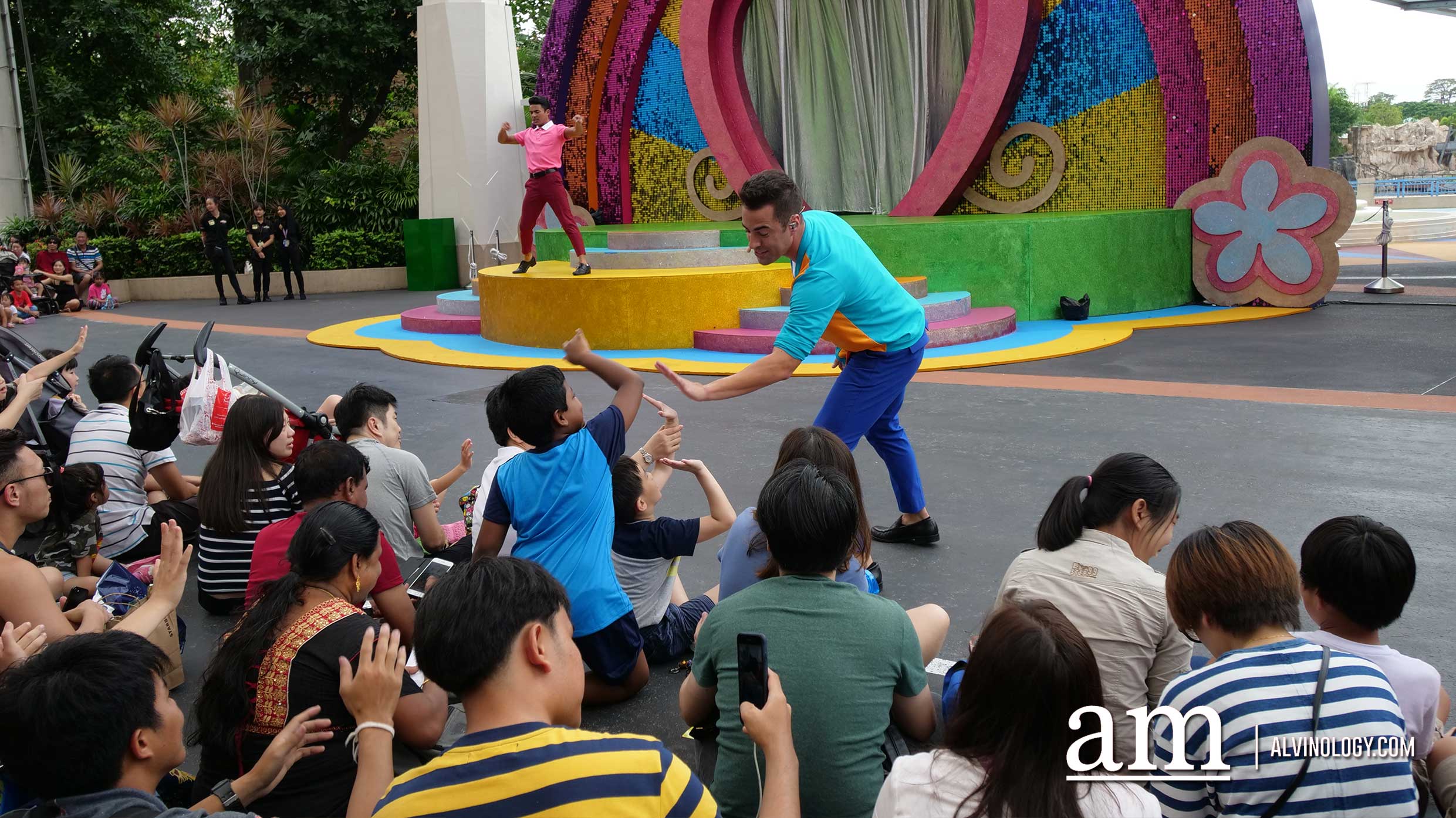 The Trolls have invaded Universal Studios Singapore to create a TrollsTopia The Trolls have invaded Universal Studios Singapore to create a TrollsTopia - Alvinology