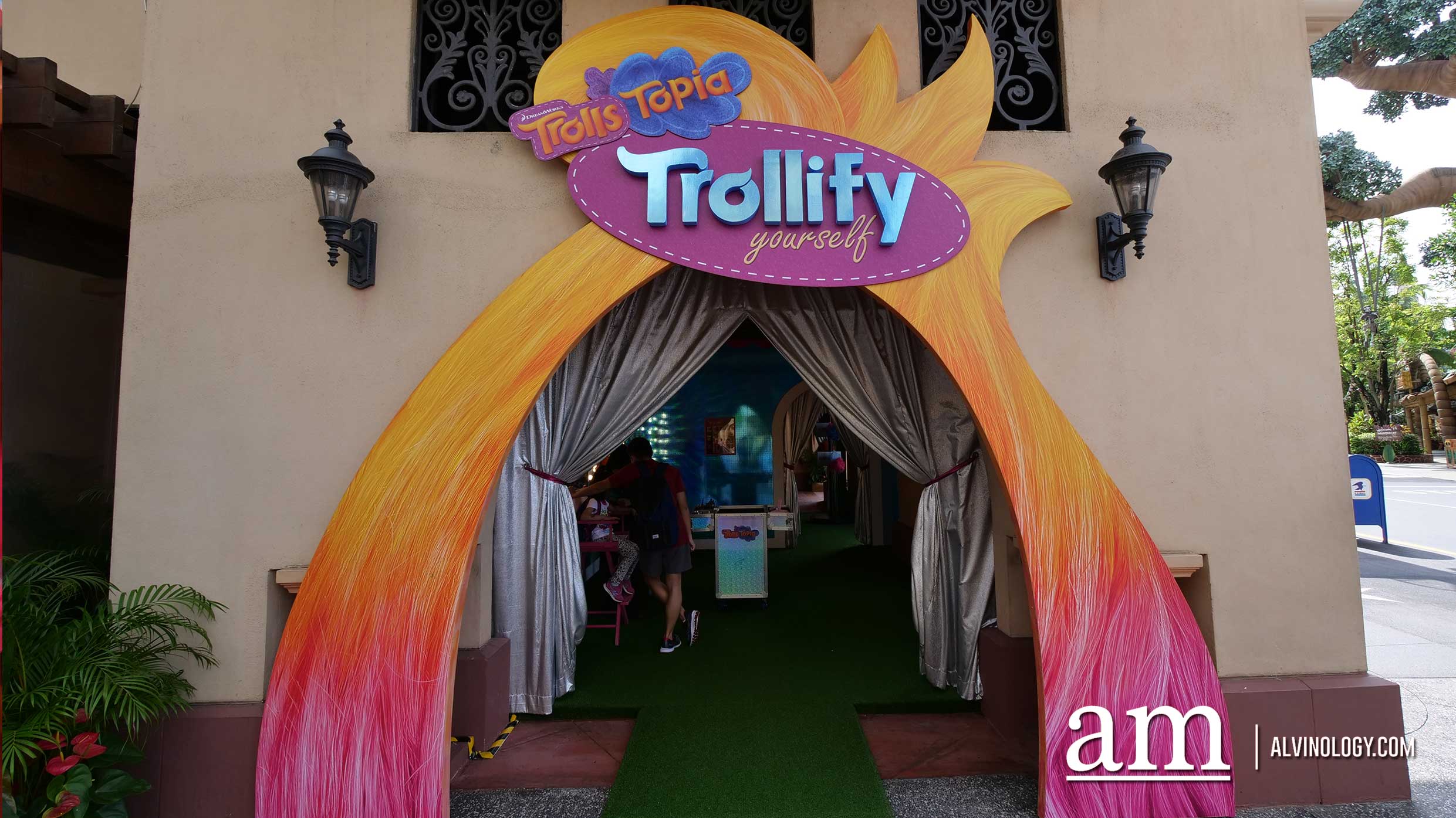 The Trolls have invaded Universal Studios Singapore to create a TrollsTopia The Trolls have invaded Universal Studios Singapore to create a TrollsTopia - Alvinology
