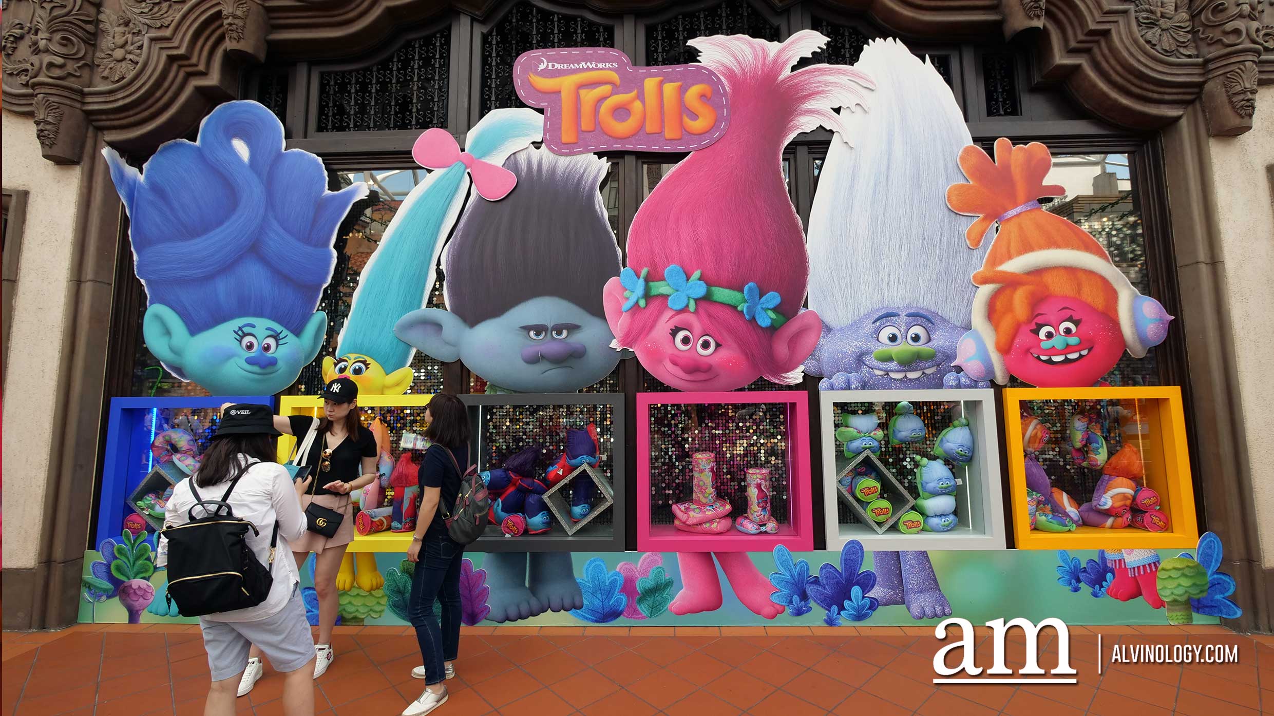 The Trolls have invaded Universal Studios Singapore to create a TrollsTopia The Trolls have invaded Universal Studios Singapore to create a TrollsTopia - Alvinology
