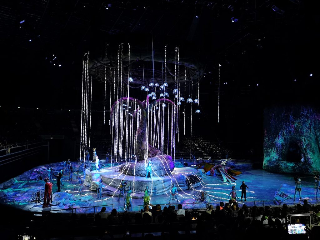 Toruk - The First Flight sweeps feet with lights and show - Alvinology