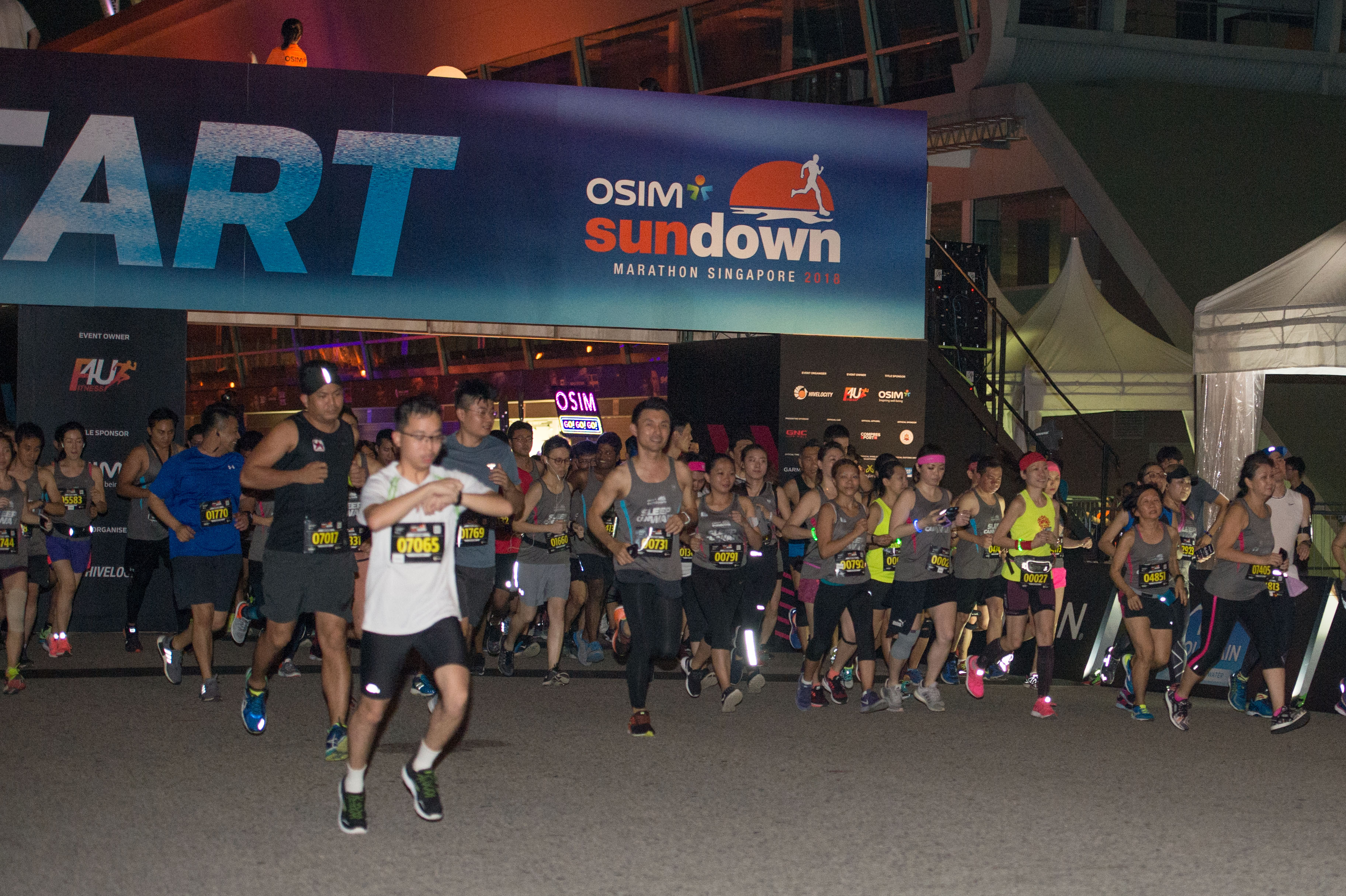 OSIM Sundown Marathon 2018 - What is it like running a half-marathon past midnight? - Alvinology