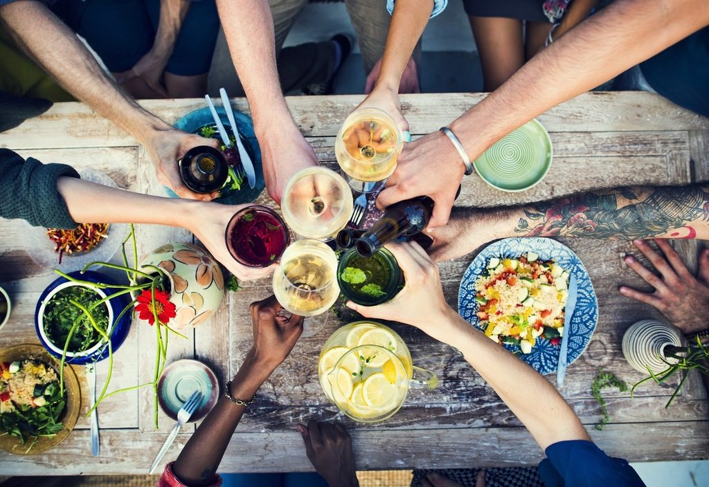 How To Prepare Party Meals In a Jiffy - Alvinology