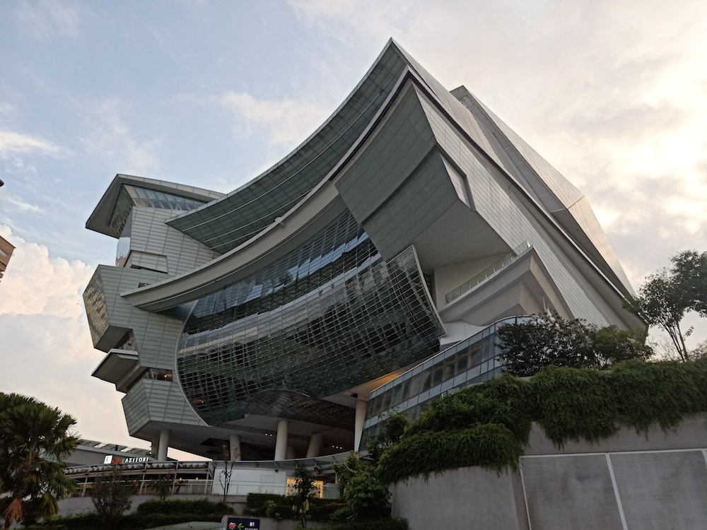 Shop Till you Drop: Star Vista Review - Unique Open Air Concept! - Alvinology