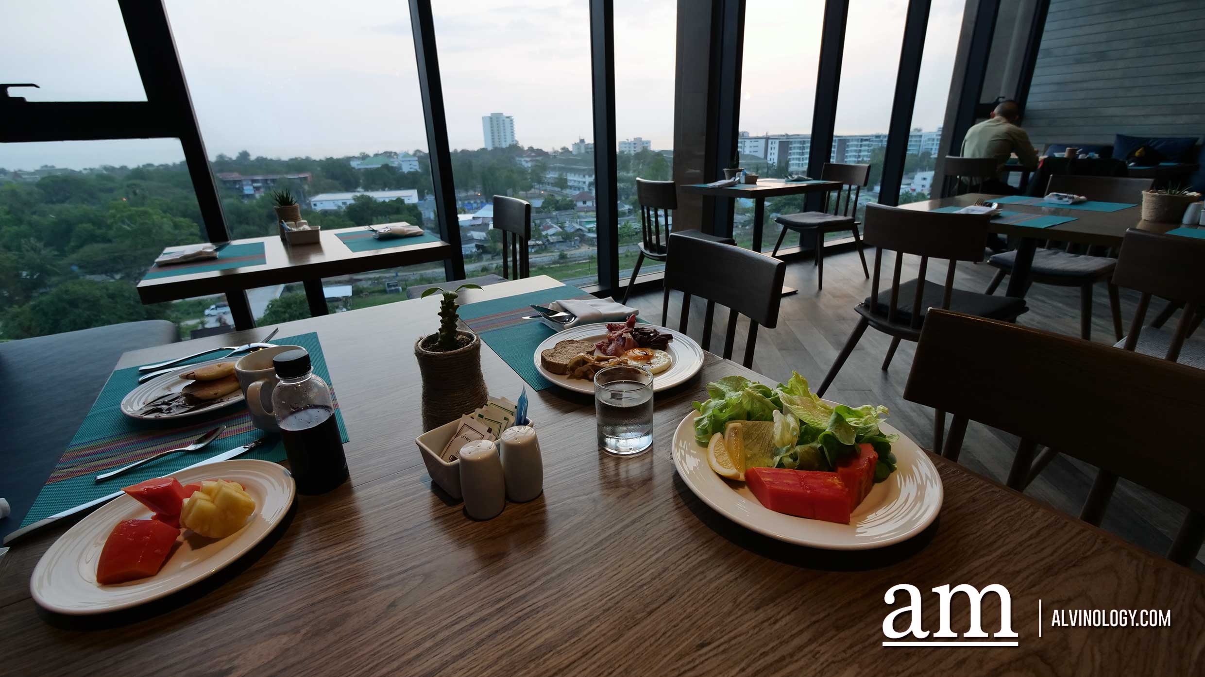 [Hotel Review] Holiday Inn Resort Vana Nava Hua Hin - Alvinology