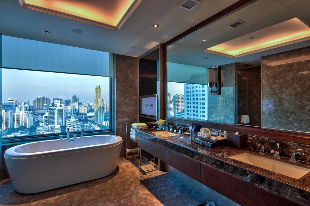 Our Radisson Blu Plaza Bangkok experience is one we won't ever forget - Alvinology