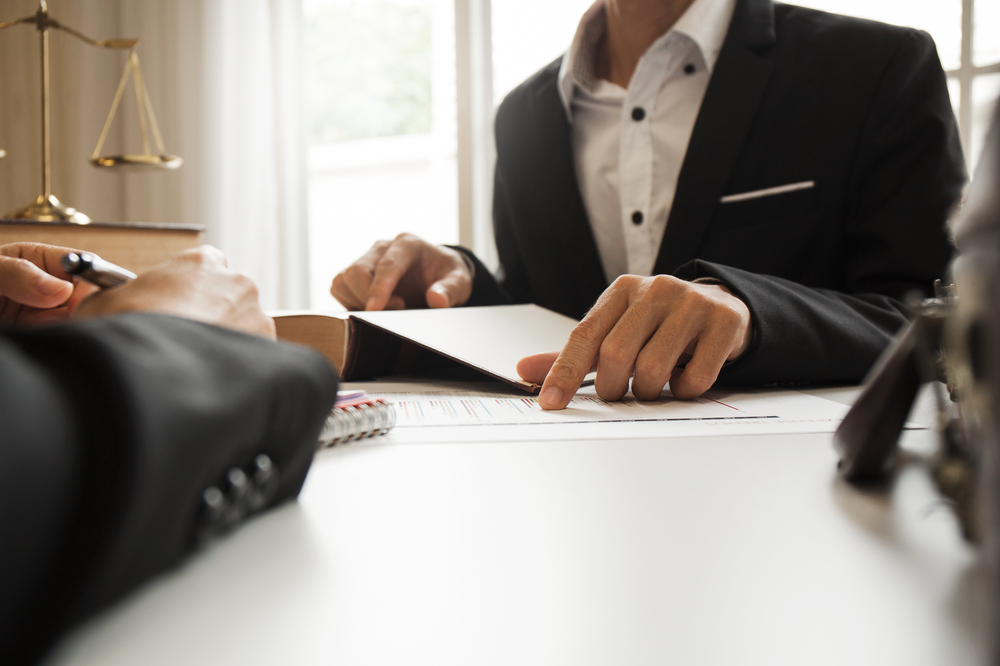Divorce Checklist: What You Need To Discuss With Your Divorce Lawyer  - Alvinology
