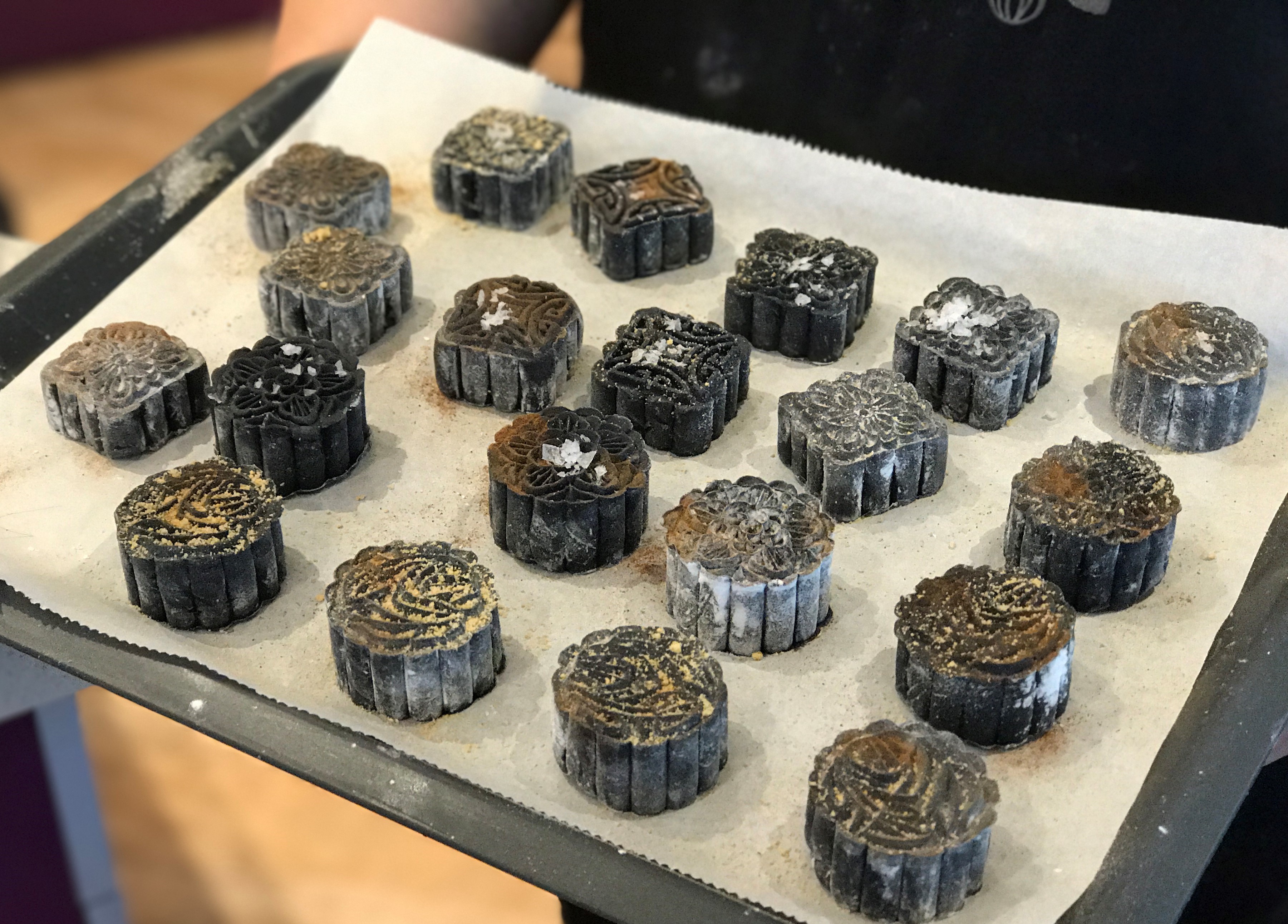 Celebrate Mid-Autumn Festival with Guinness and its beer infused mooncakes - Alvinology