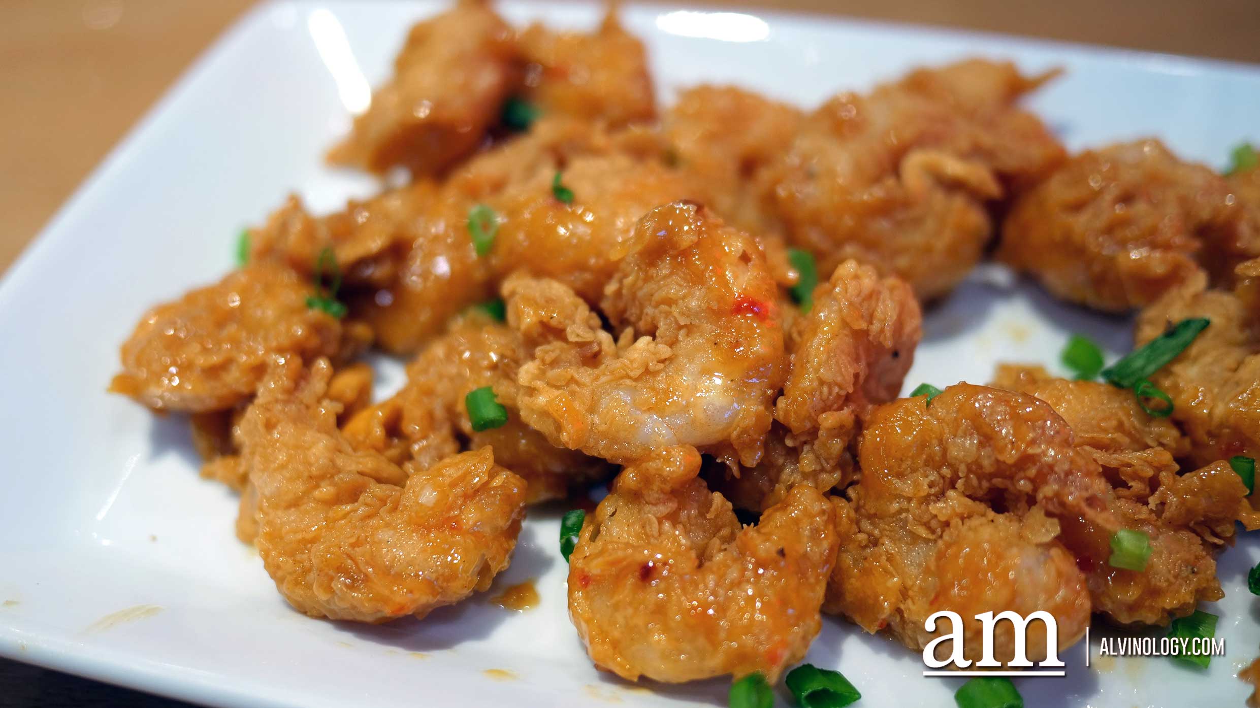 Crispy Volcano Shrimps (S$17.90) -  Crispy shrimp tossed in a spicy sriracha aioli sauce and garnished with green onions.
