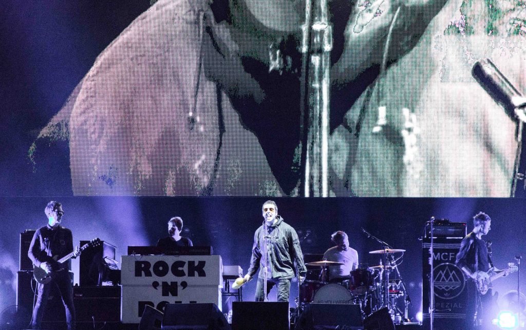 Dua Lipa, Jay Chou, Martin Garrix and The Killers led the crowd to a roaring high at Formula 1 2018 Singapore Airlines Grand Prix Dua Lipa, Jay Chou, Martin Garrix and The Killers led the crowd to a roaring high at Formula 1 2018 Singapore Airlines Grand Prix - Alvinology