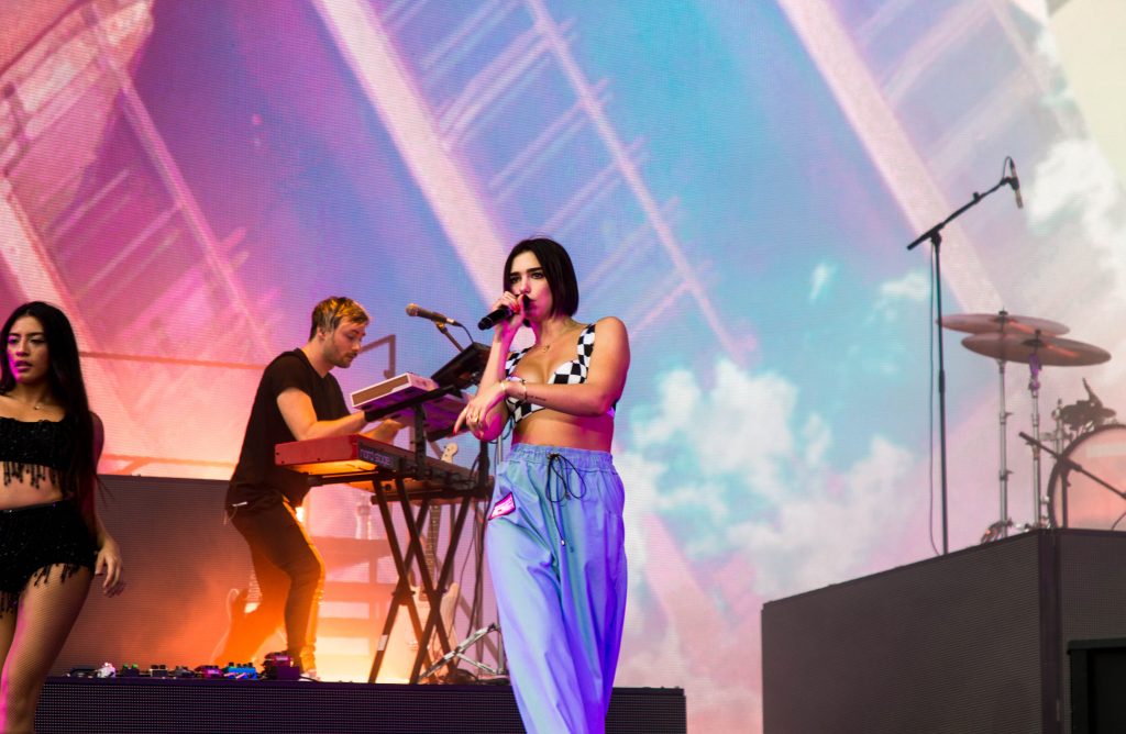 Dua Lipa, Jay Chou, Martin Garrix and The Killers led the crowd to a roaring high at Formula 1 2018 Singapore Airlines Grand Prix Dua Lipa, Jay Chou, Martin Garrix and The Killers led the crowd to a roaring high at Formula 1 2018 Singapore Airlines Grand Prix - Alvinology