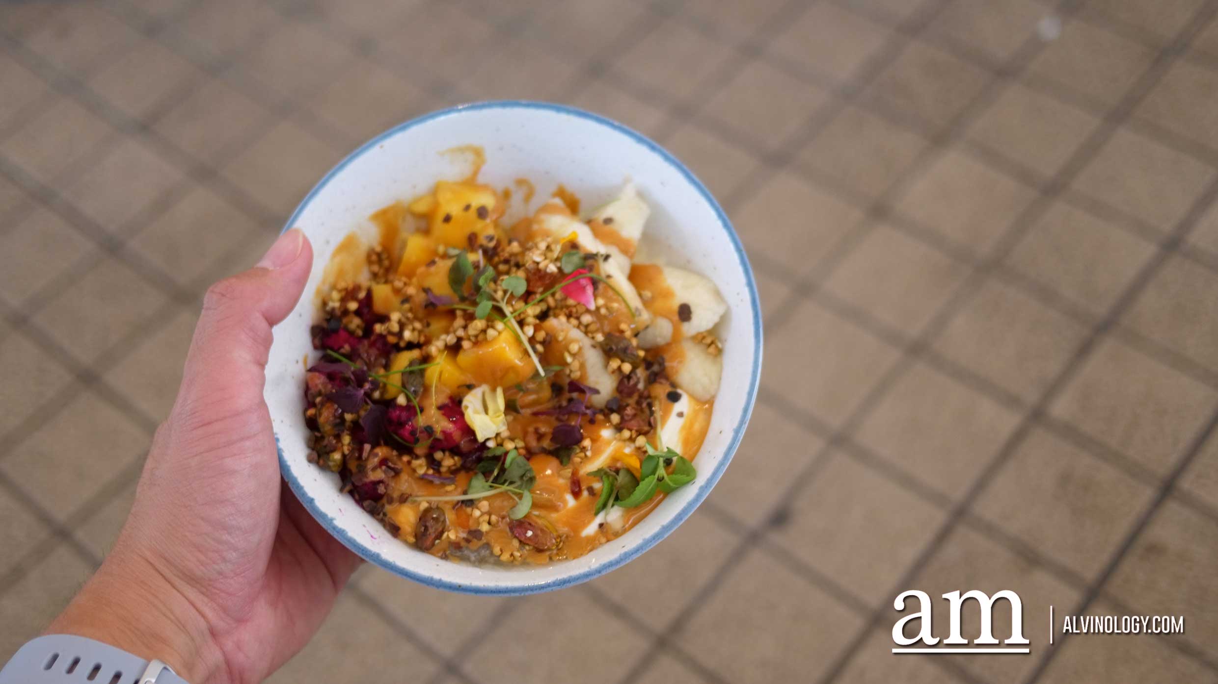 Housemade Granola and fruit bowl (S$17)