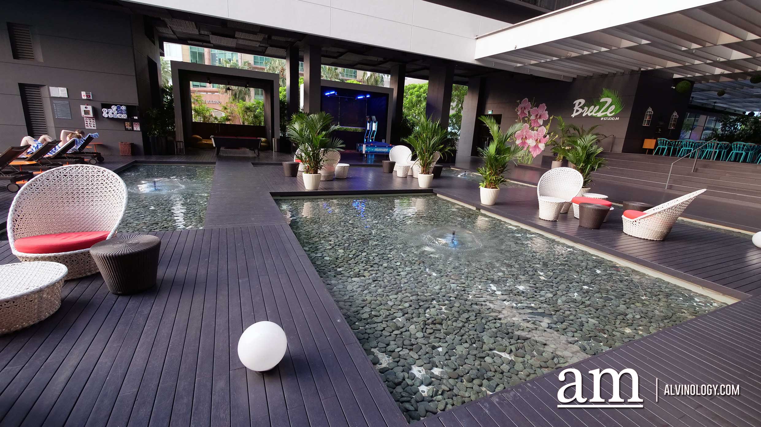 Getting your Perfect Travel Instagram Shot at Studio M Hotel Singapore Breeze