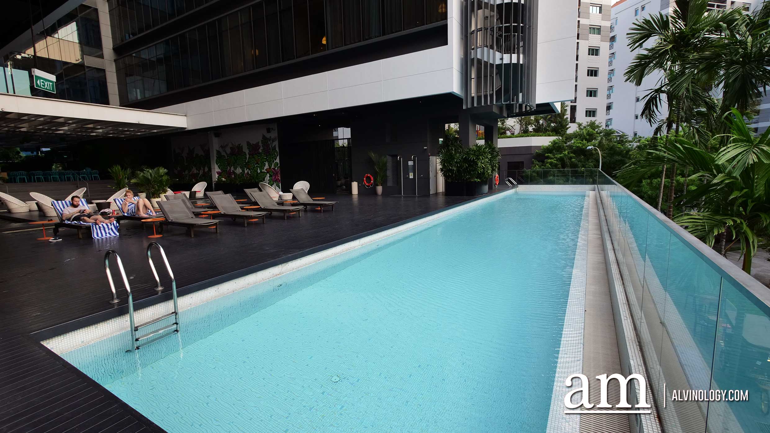 Getting your Perfect Travel Instagram Shot at Studio M Hotel Singapore Lap pool