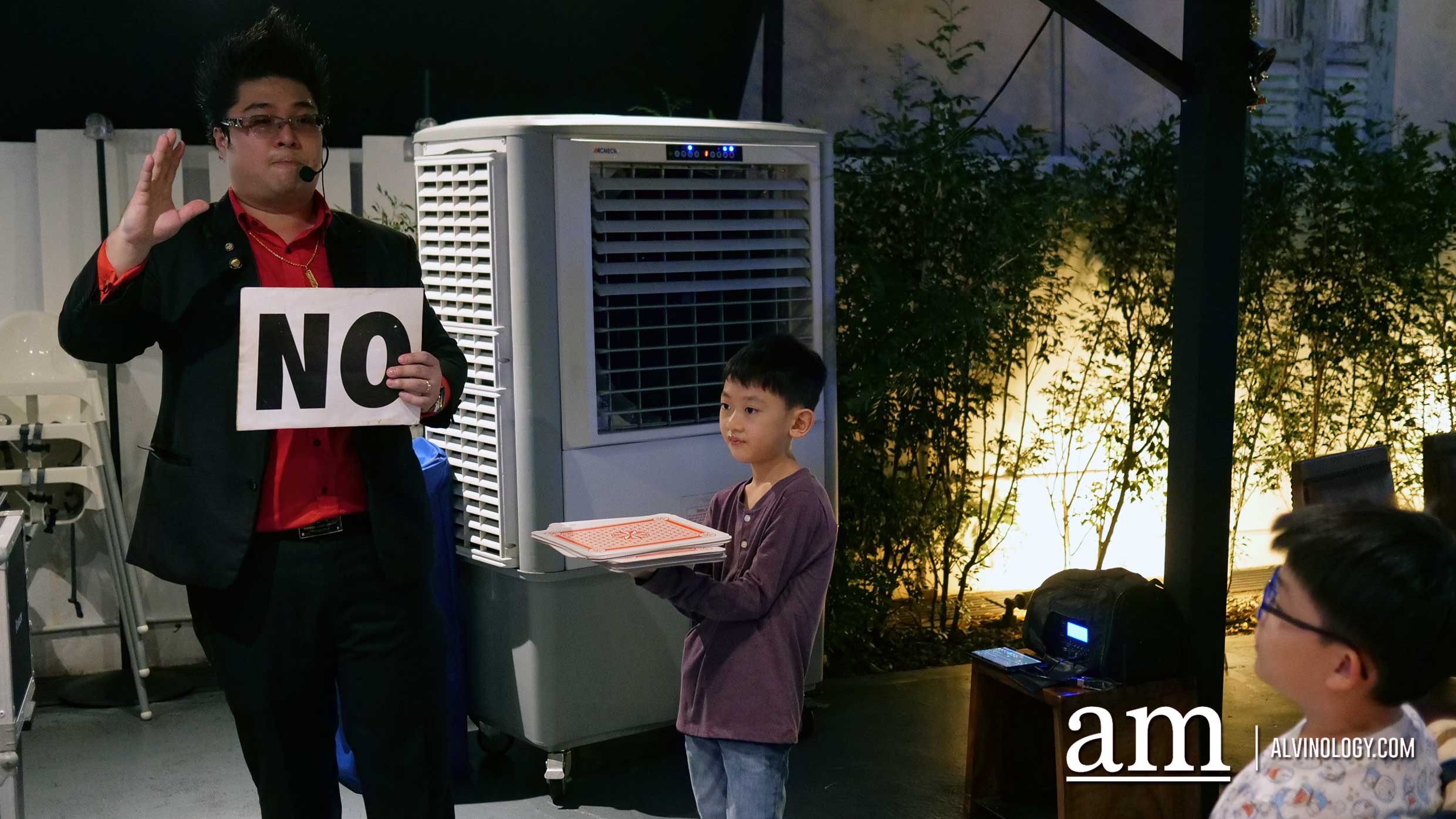 Pizza and magic - what more can a kid want for Christmas? Pizza and magic - what more can a kid want for Christmas? - Alvinology